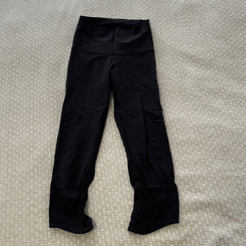 Lululemon Cropped Mesh Detail Legging